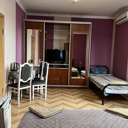 Mini Hotel Leon Lalovo Buitenkant foto