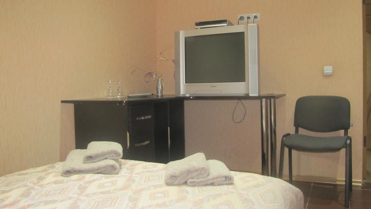 Mini Hotel Leon Lalovo Buitenkant foto